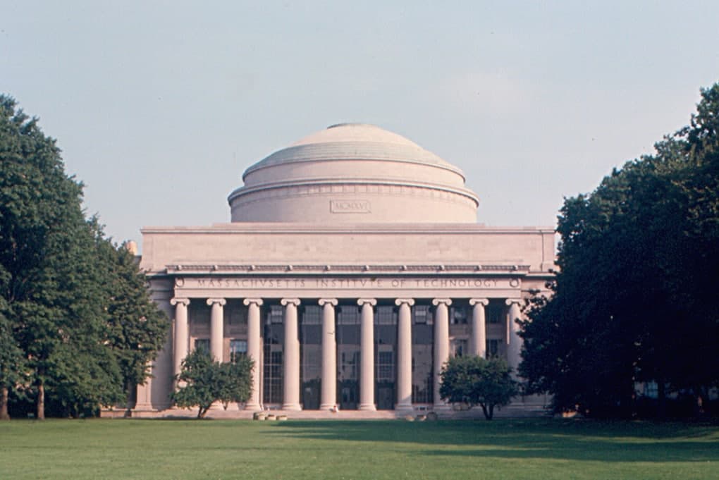 موسسه فناوری ماساچوست جز 10 دانشگاه آمریکا